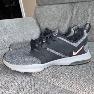 women’s Nike training sneakers !!